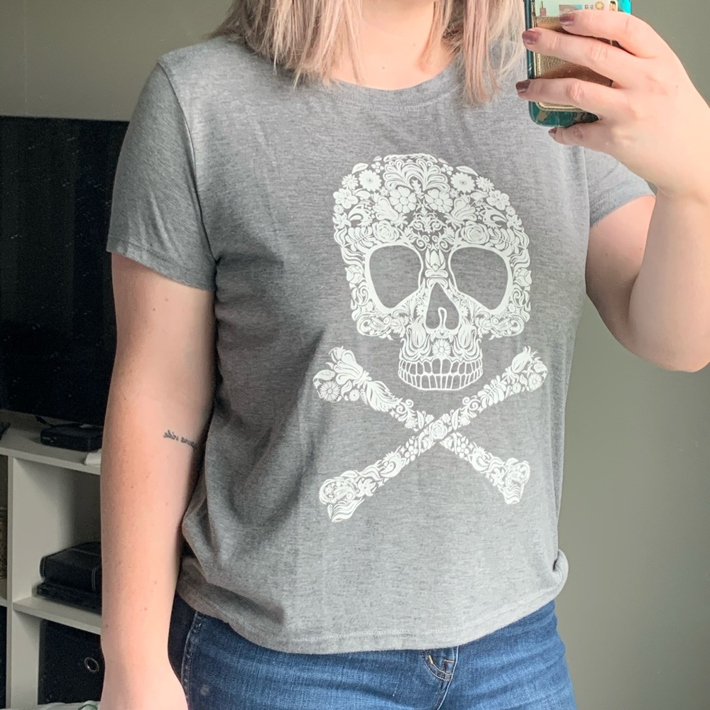 Gray Floral Skull Tee